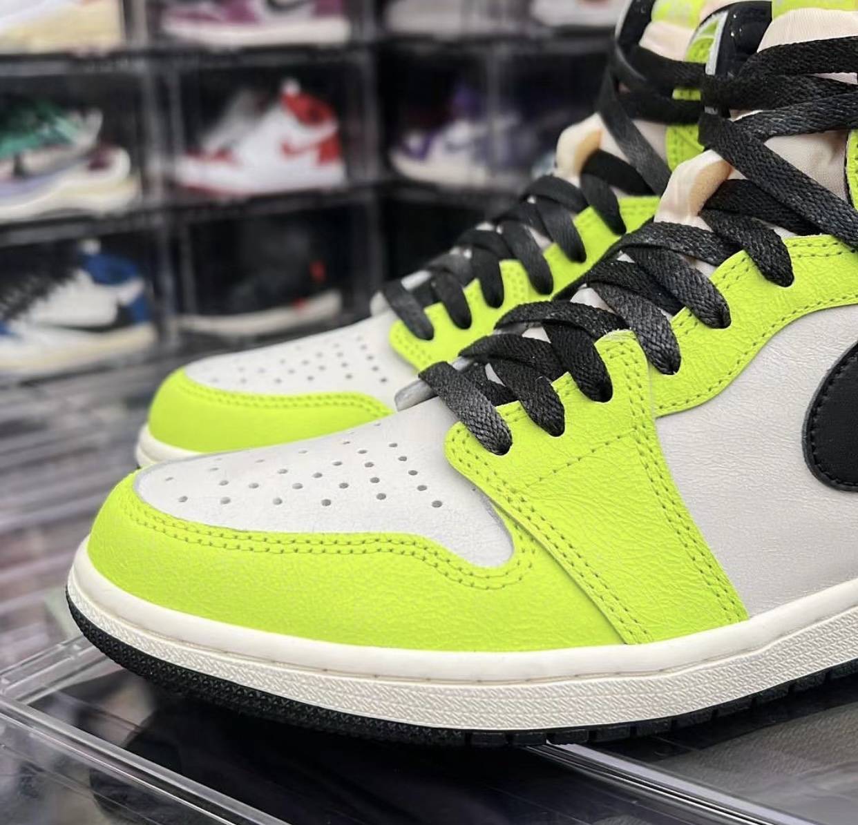 Air Jordan 1 High OG “Volt”