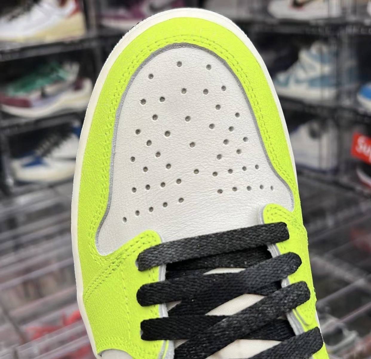 Air Jordan 1 High OG “Volt”