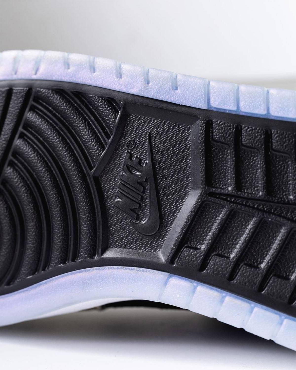 Air Jordan 1 Zoom CMFT “Gold Laser”