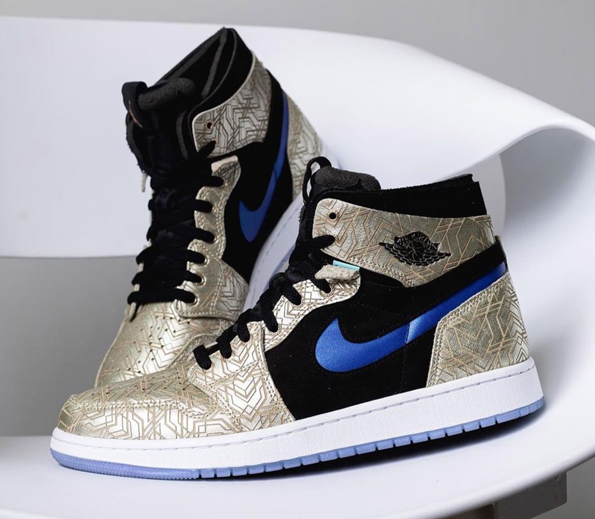 Air Jordan 1 Zoom CMFT “Gold Laser”