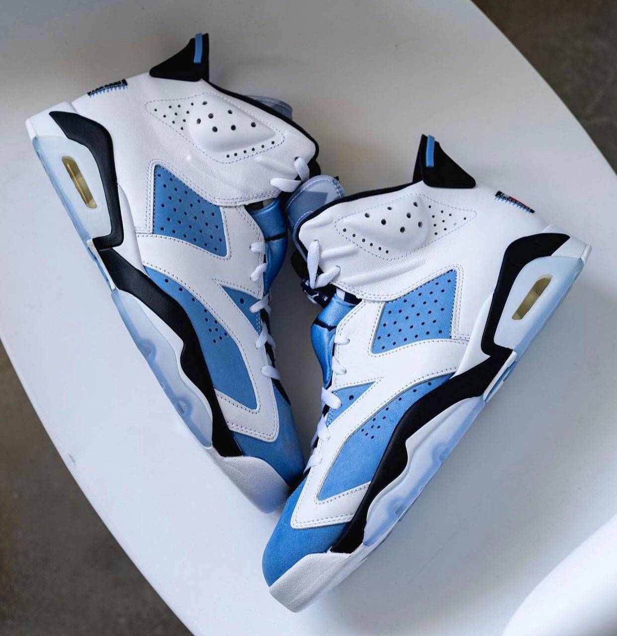 Air Jordan 6 “UNC”