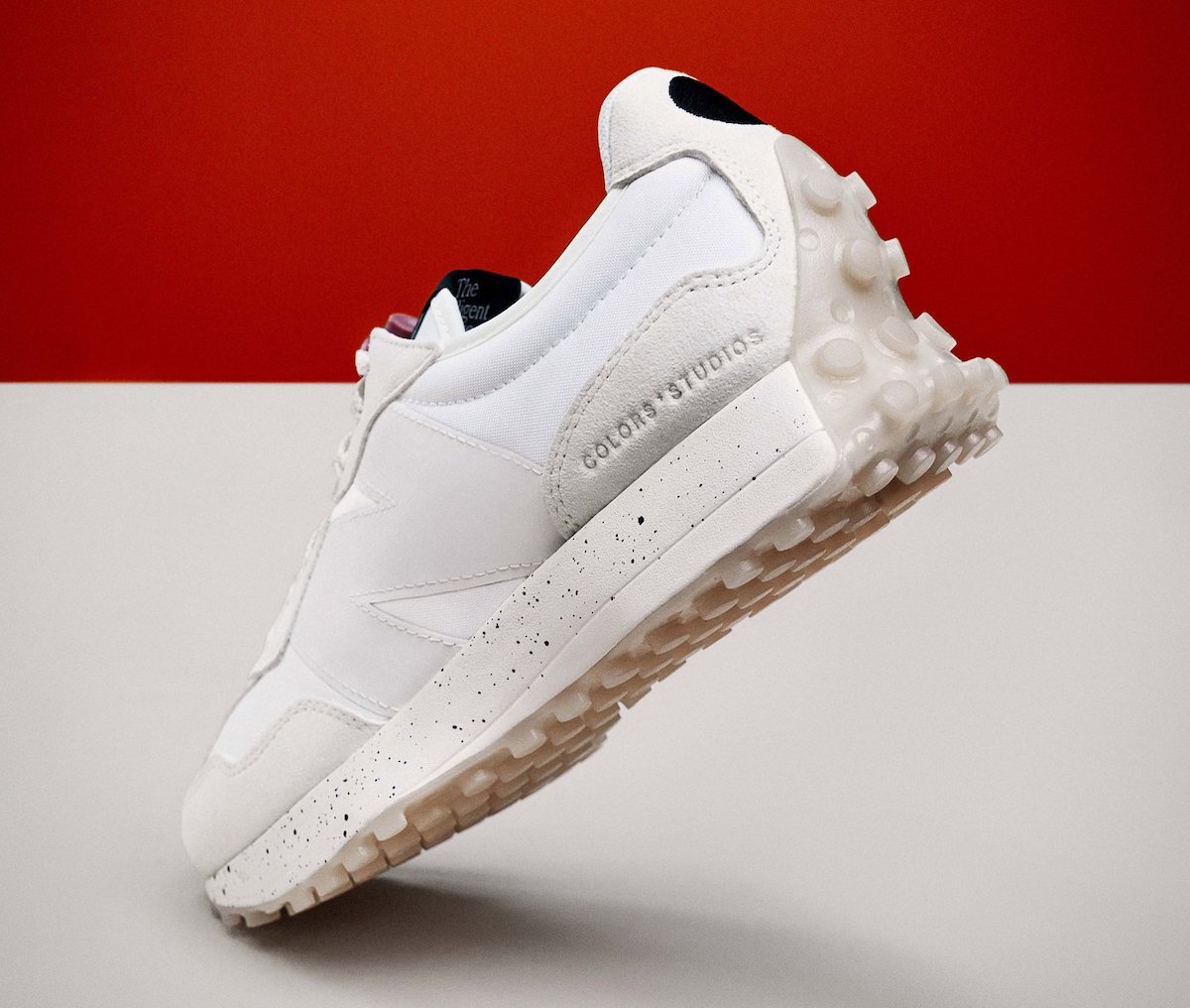 COLORSxSTUDIOS x New Balance 327