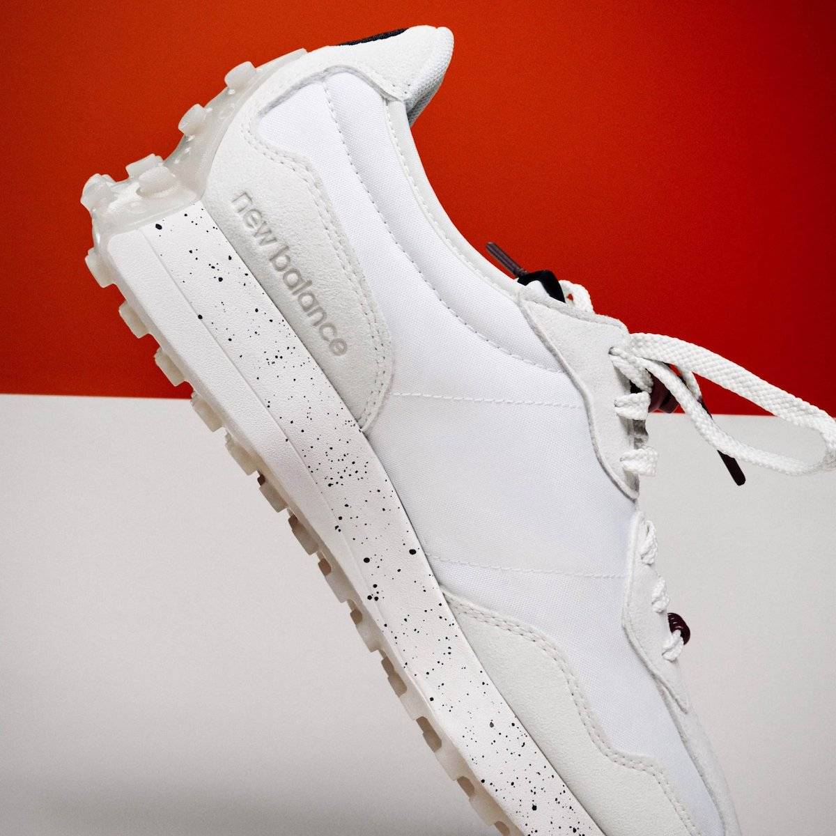COLORSxSTUDIOS x New Balance 327
