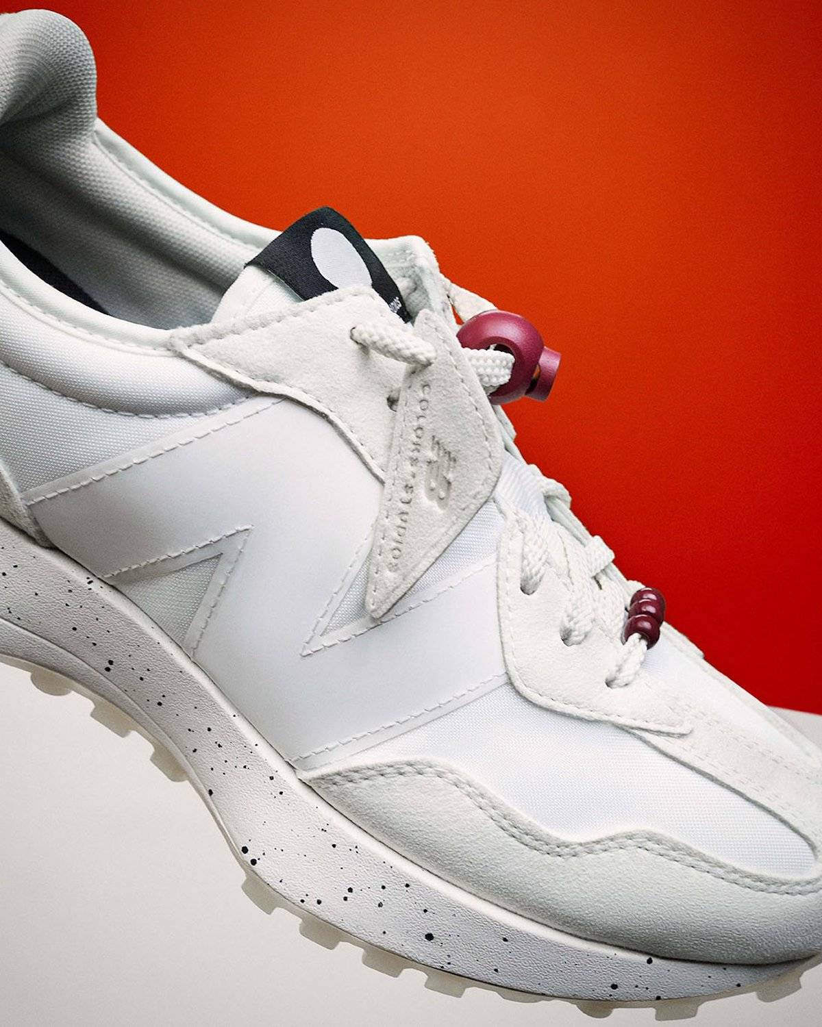 COLORSxSTUDIOS x New Balance 327