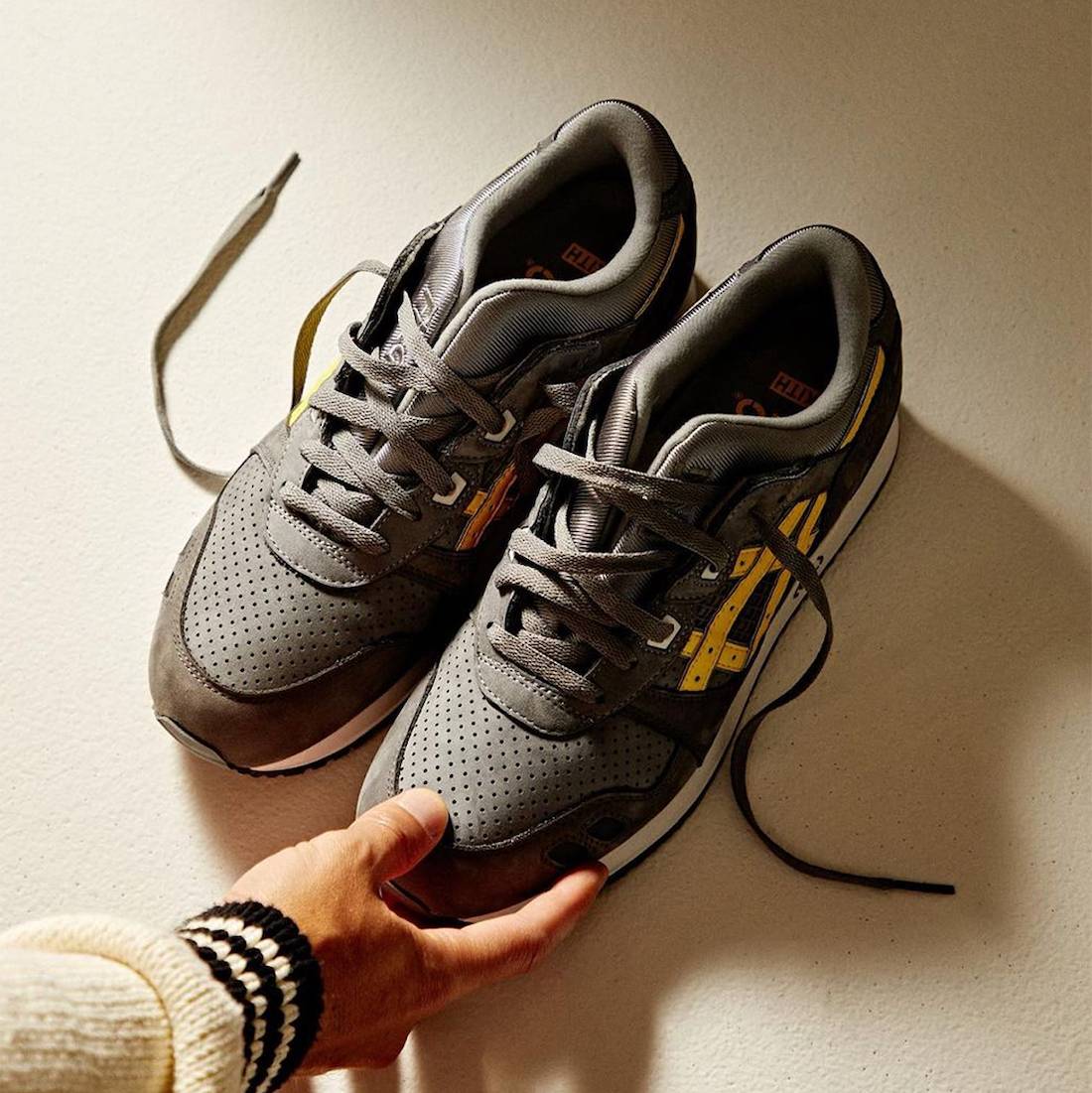 Kith x ASICS Gel Lyte III Remastered “Super Orange”