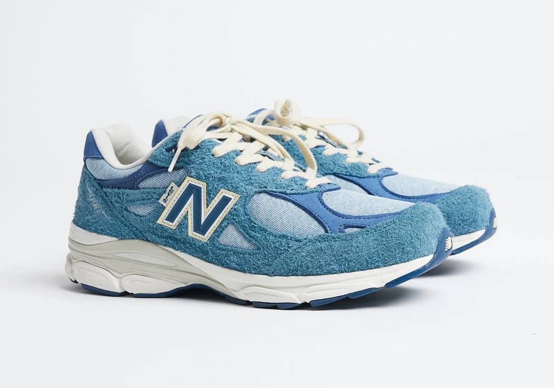 Levi’s x New Balance 990v3