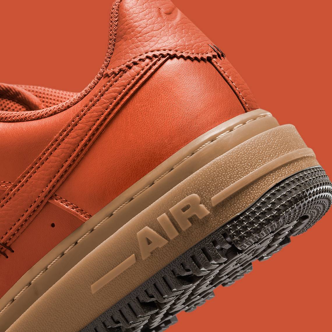 Nike Air Force 1 Luxe