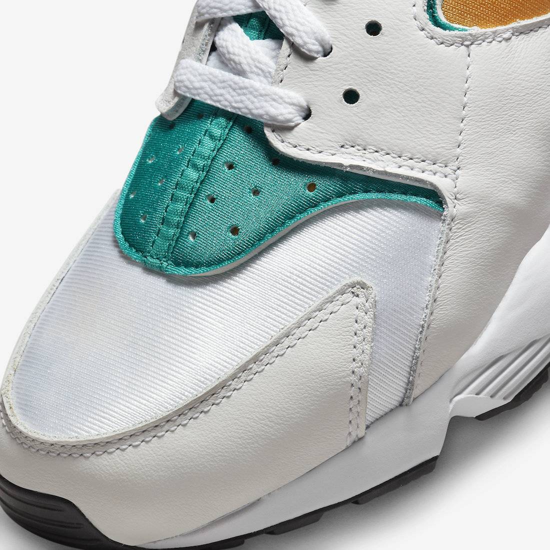 Nike Air Huarache “Resin”
