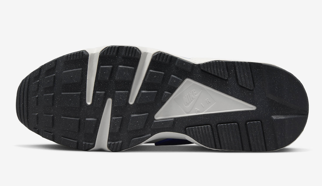 Nike Air Huarache “Social FC”