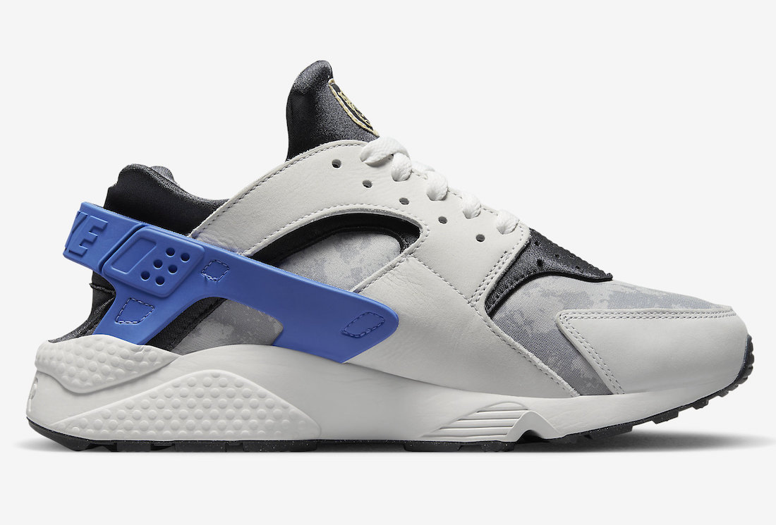 Nike Air Huarache “Social FC”