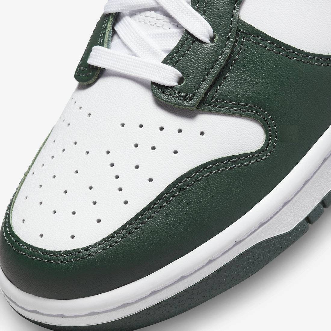 Nike Dunk High “Noble Green”