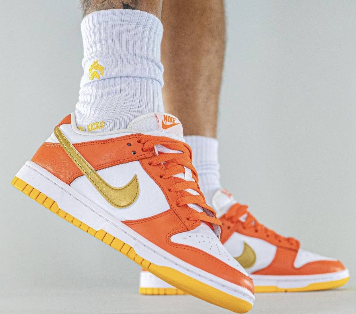 Nike Dunk Low WMNS “University Gold”
