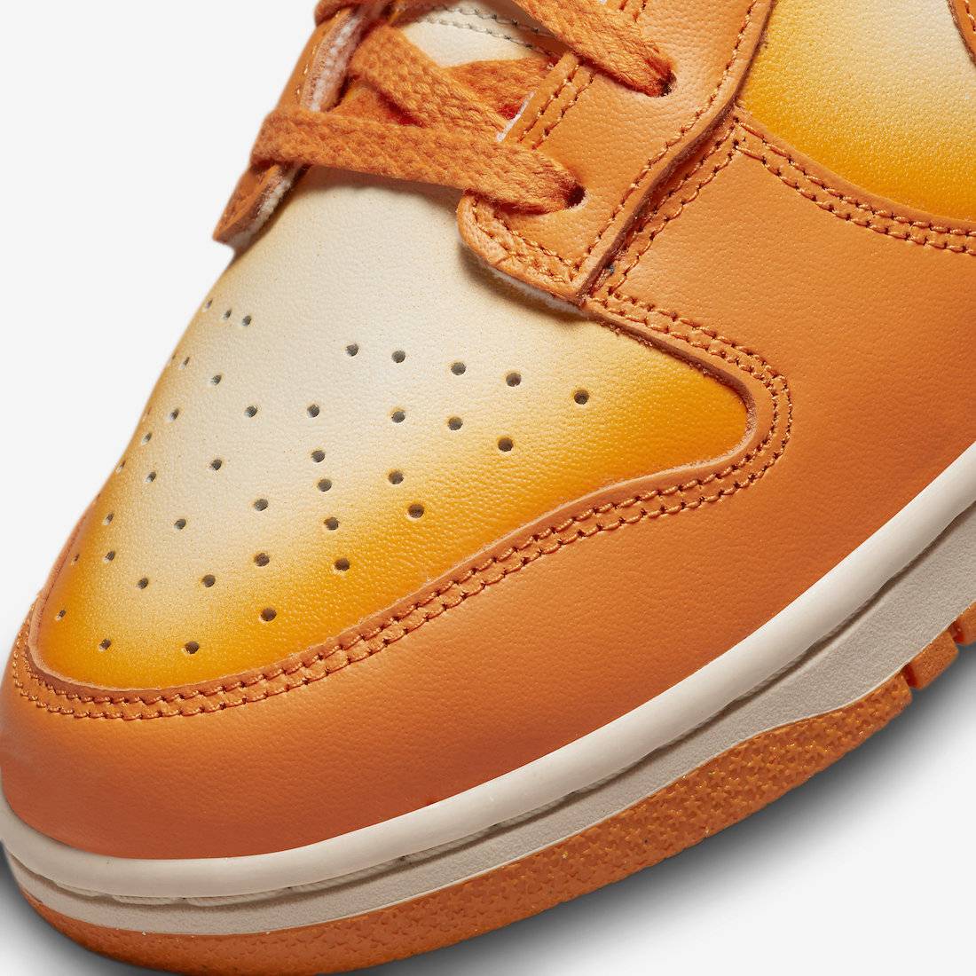 Nike Dunk Low WMNS “Magma Orange”