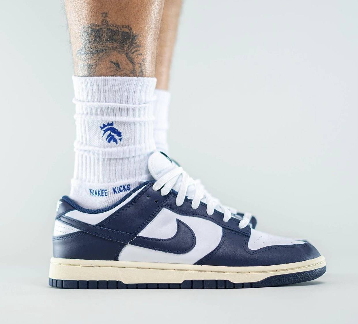Nike Dunk Low WMNS “Vintage Navy”