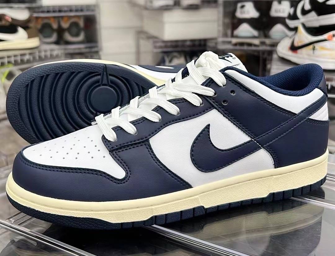 Nike Dunk Low WMNS “Vintage Navy”