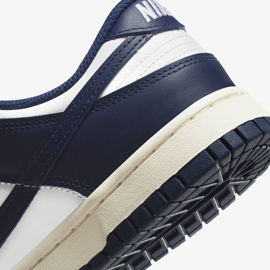 Nike Dunk Low WMNS “Vintage Navy”