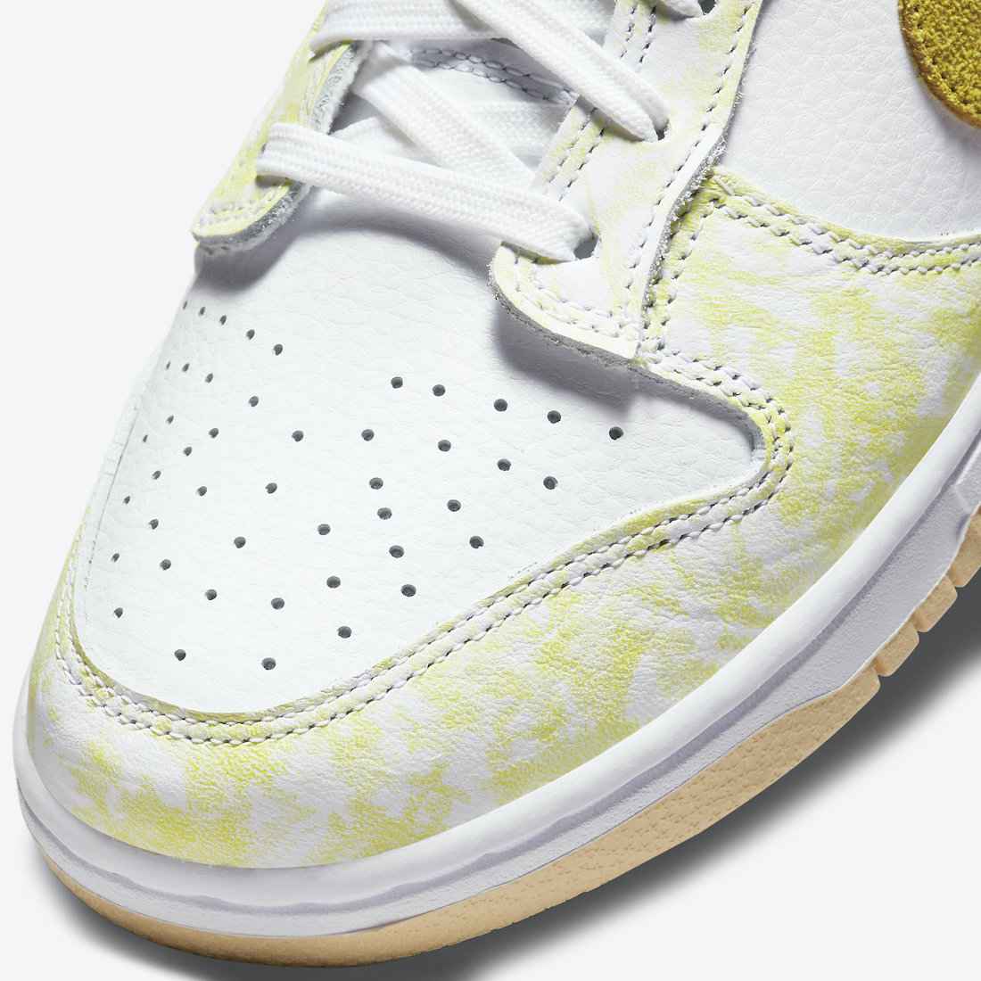 Nike Dunk Low WMNS “Yellow Strike”
