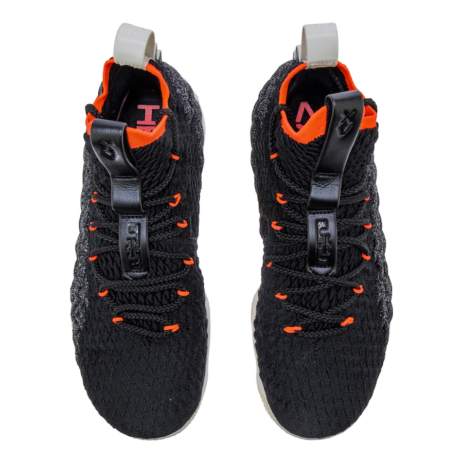 Nike LeBron 15