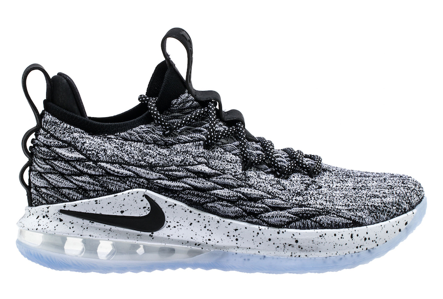 Nike LeBron 15