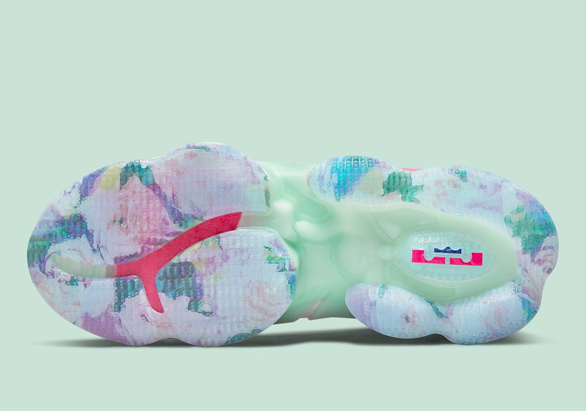 Nike LeBron 19