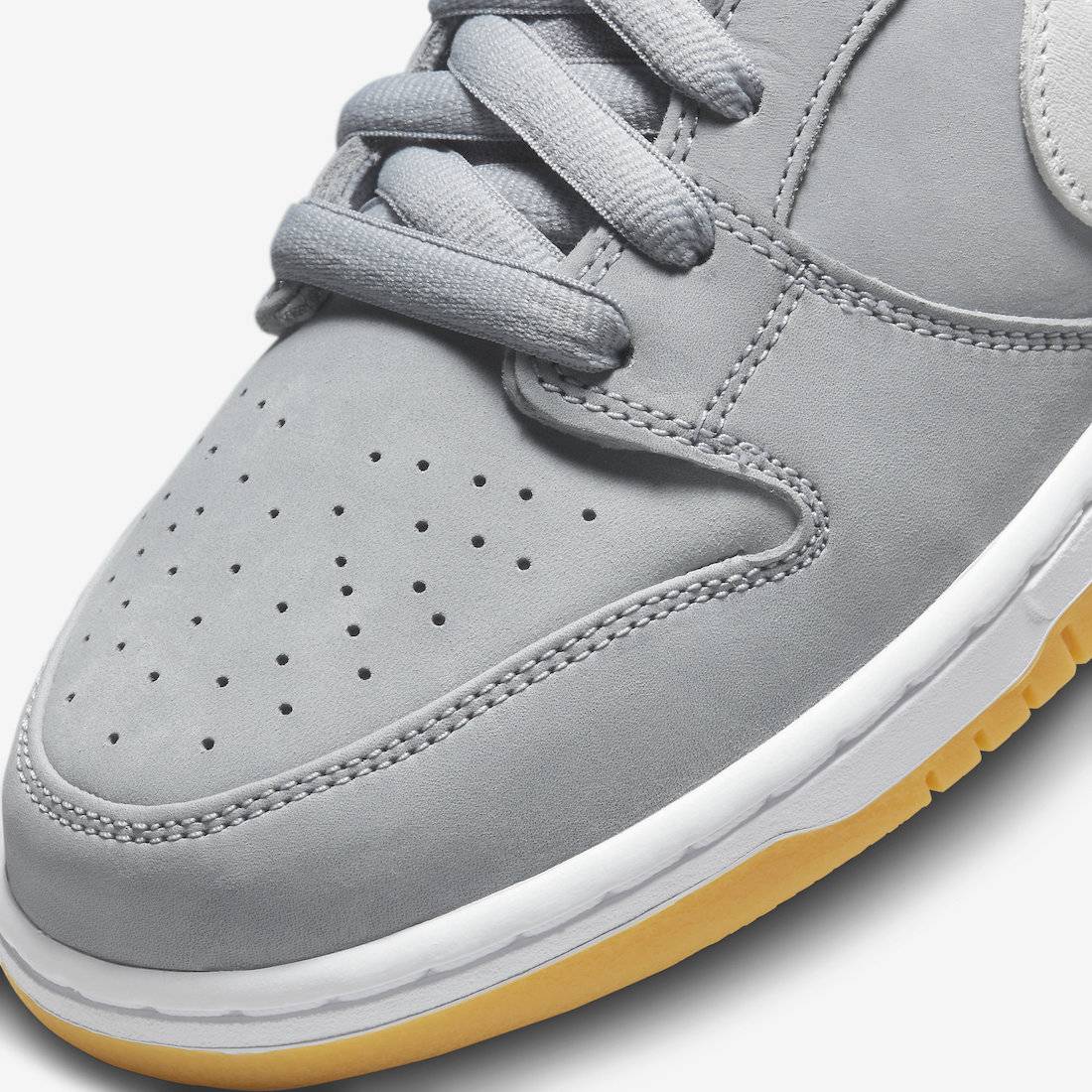 Nike SB Dunk Low “Grey Gum”