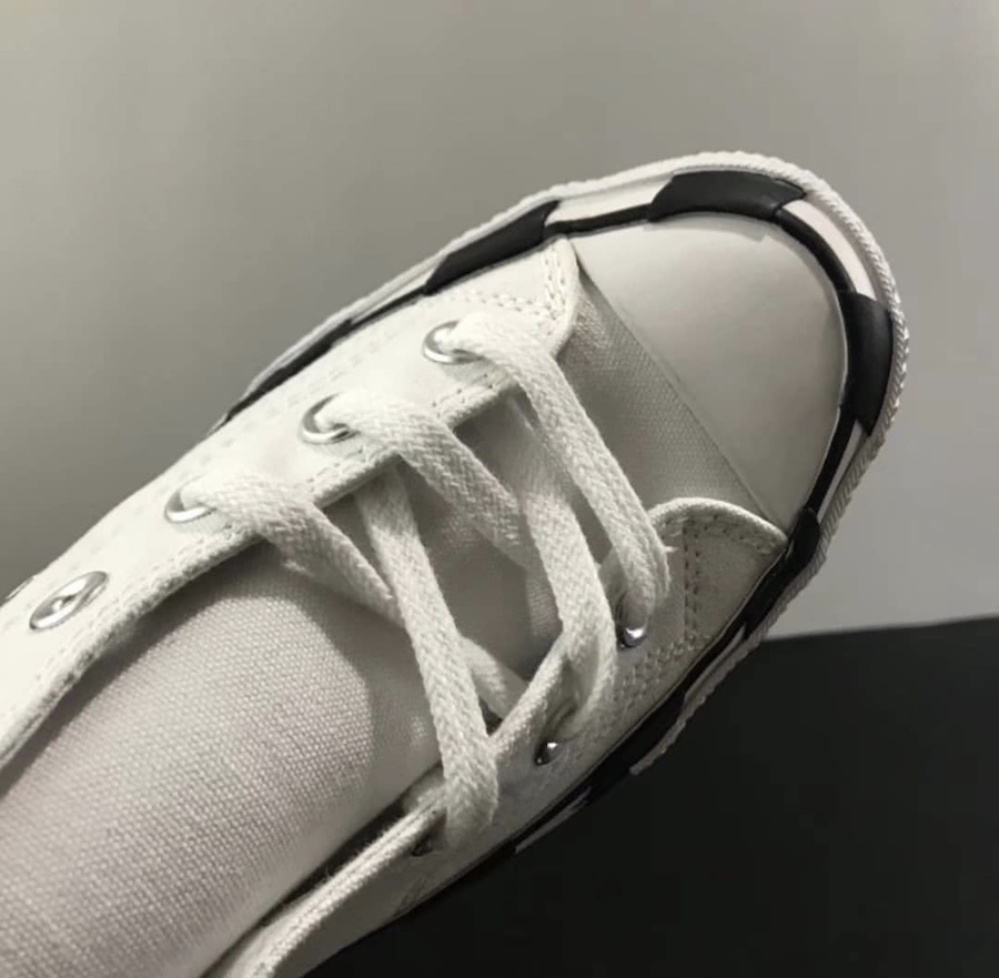 Off-White x Converse Chuck 70