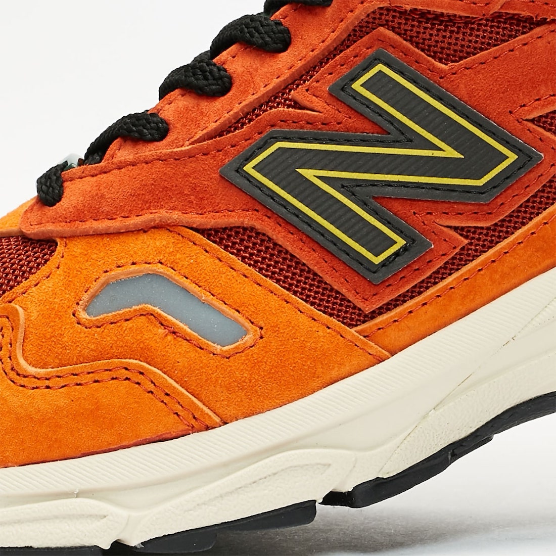 SNS x New Balance 920