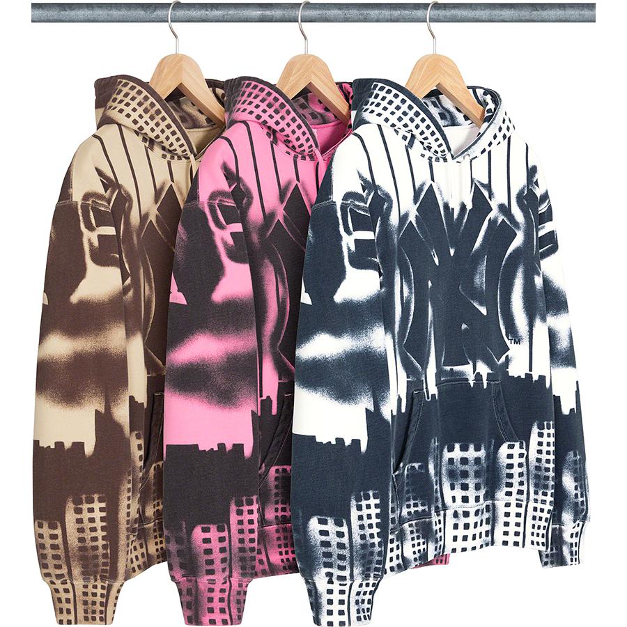 Supreme®/New York Yankees™ Airbrush Hooded Sweatshirt