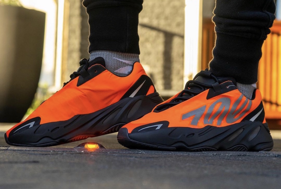 adidas 700 MNVN