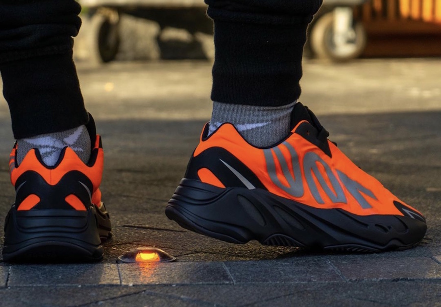 adidas 700 MNVN