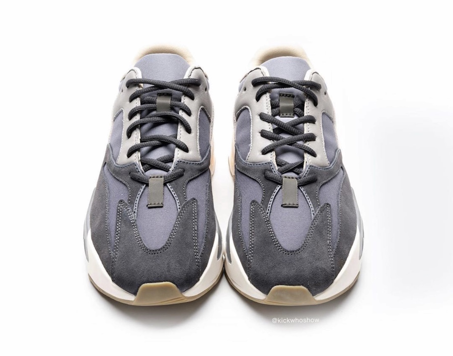adidas Yeezy Boost 700