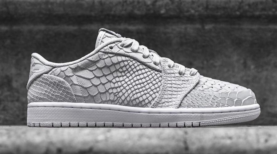 Air Jordan 1 Low Swooshless