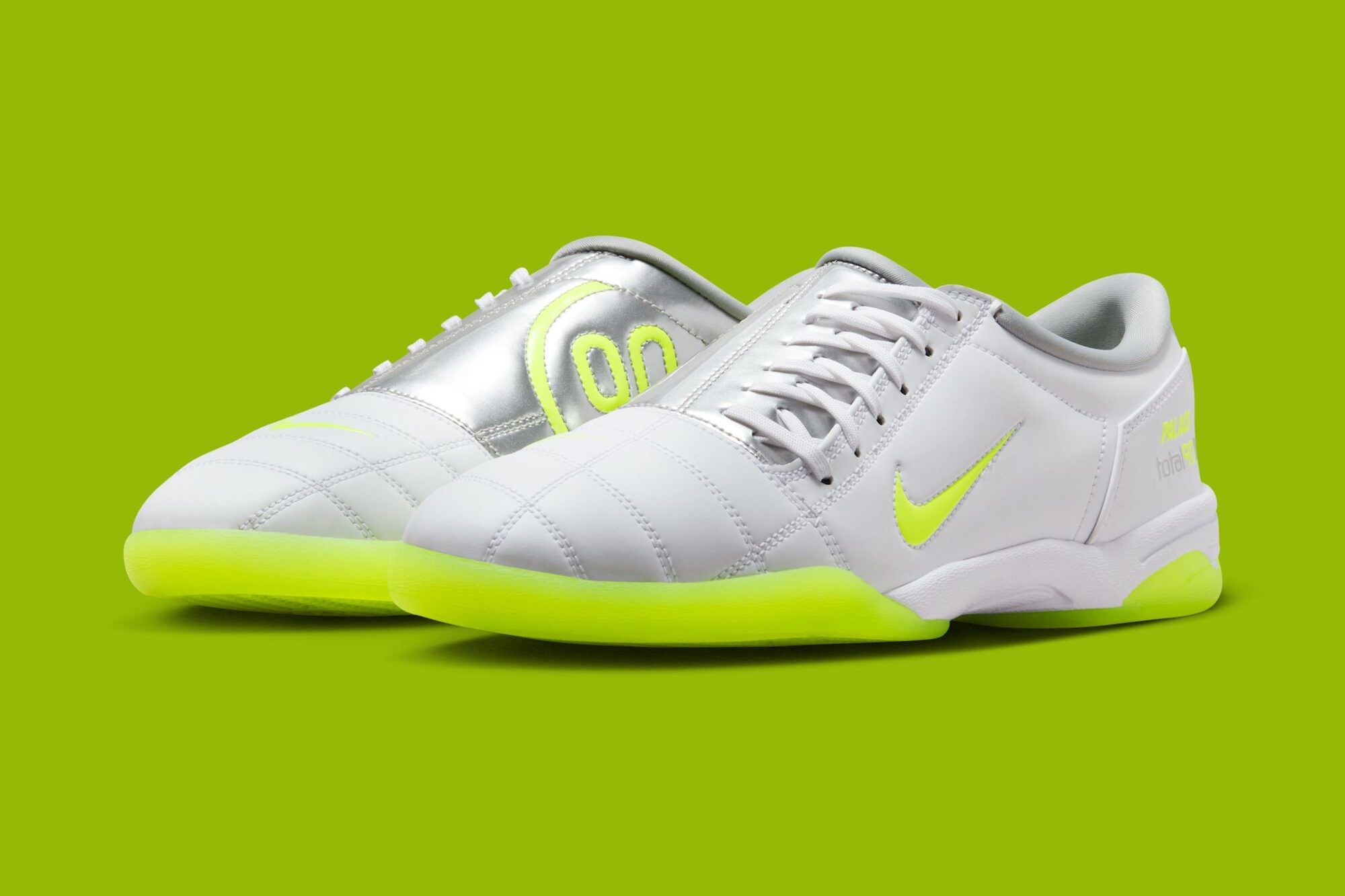 Palace x Nike Total 90 III