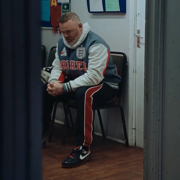 PALACE x Nike Cryoshot Air Speed M 
