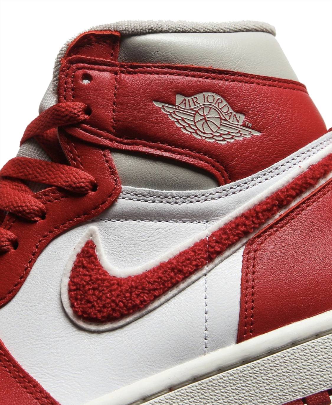 Air Jordan 1 High OG WMNS Chenille