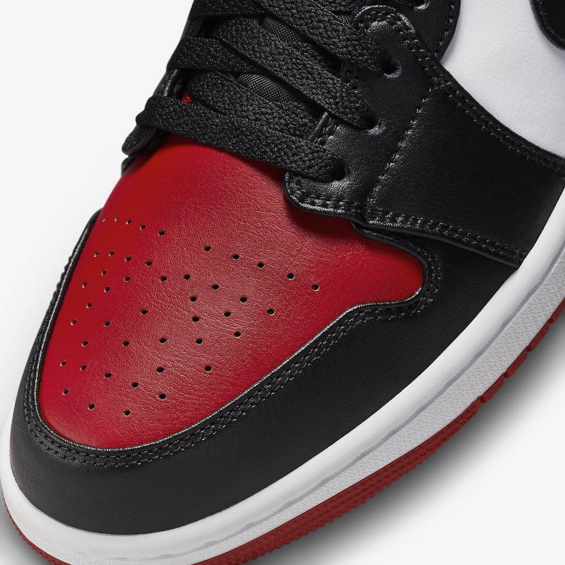 Air Jordan 1 Low Bred Toe