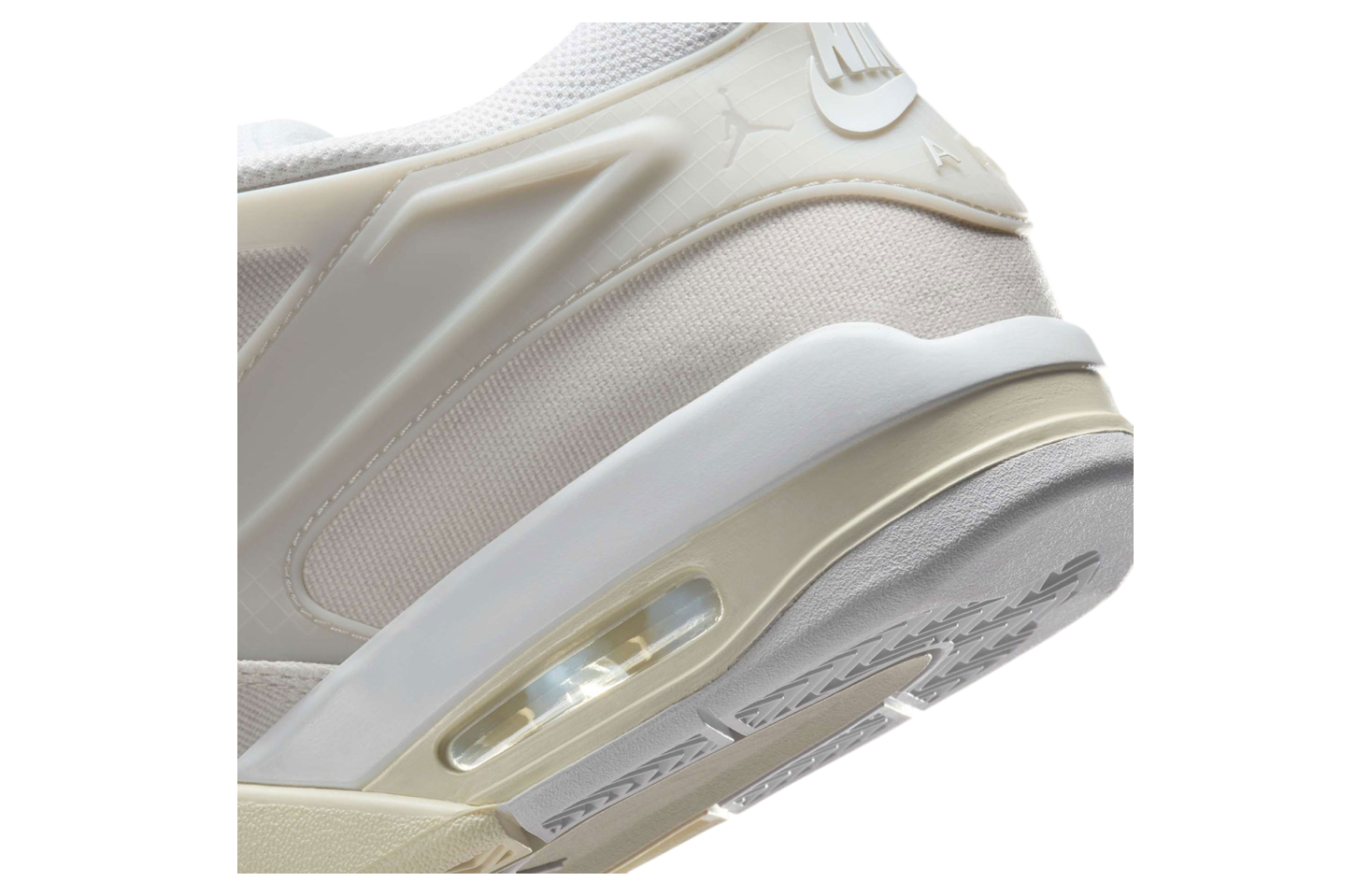Air Jordan 4 RM WMNS Light Bone / Soft Pearl