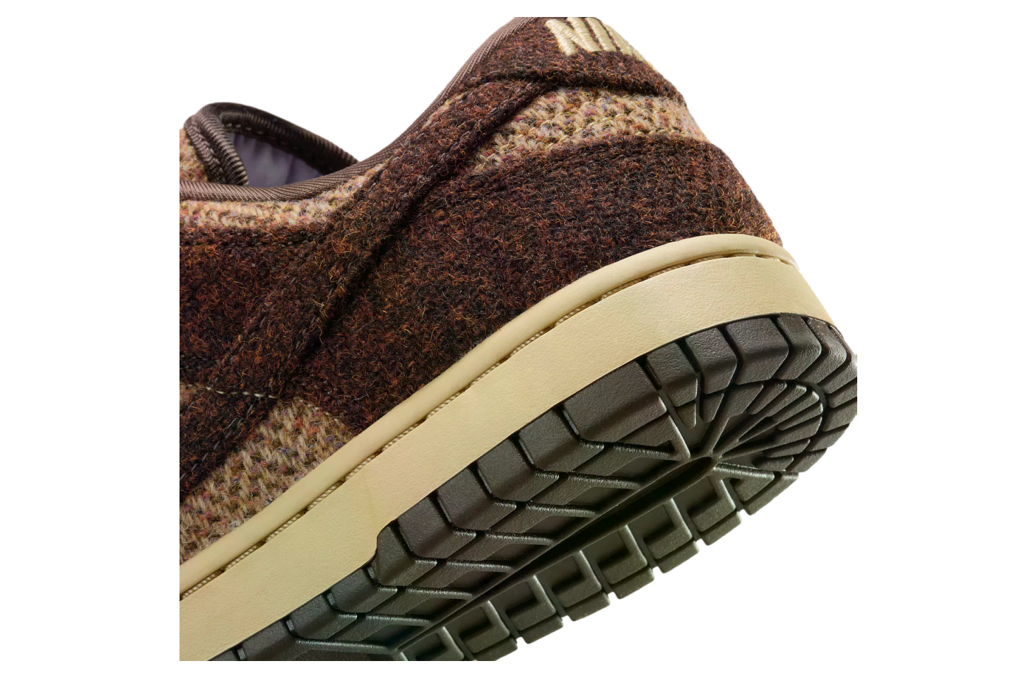 Harris Tweed x Nike Dunk Low (W) Sesame / Baroque Brown