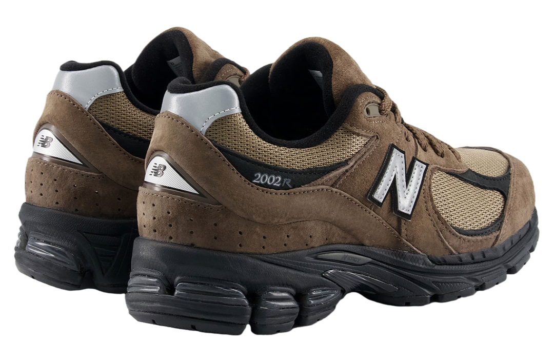 New Balance 2002r Black / Brown