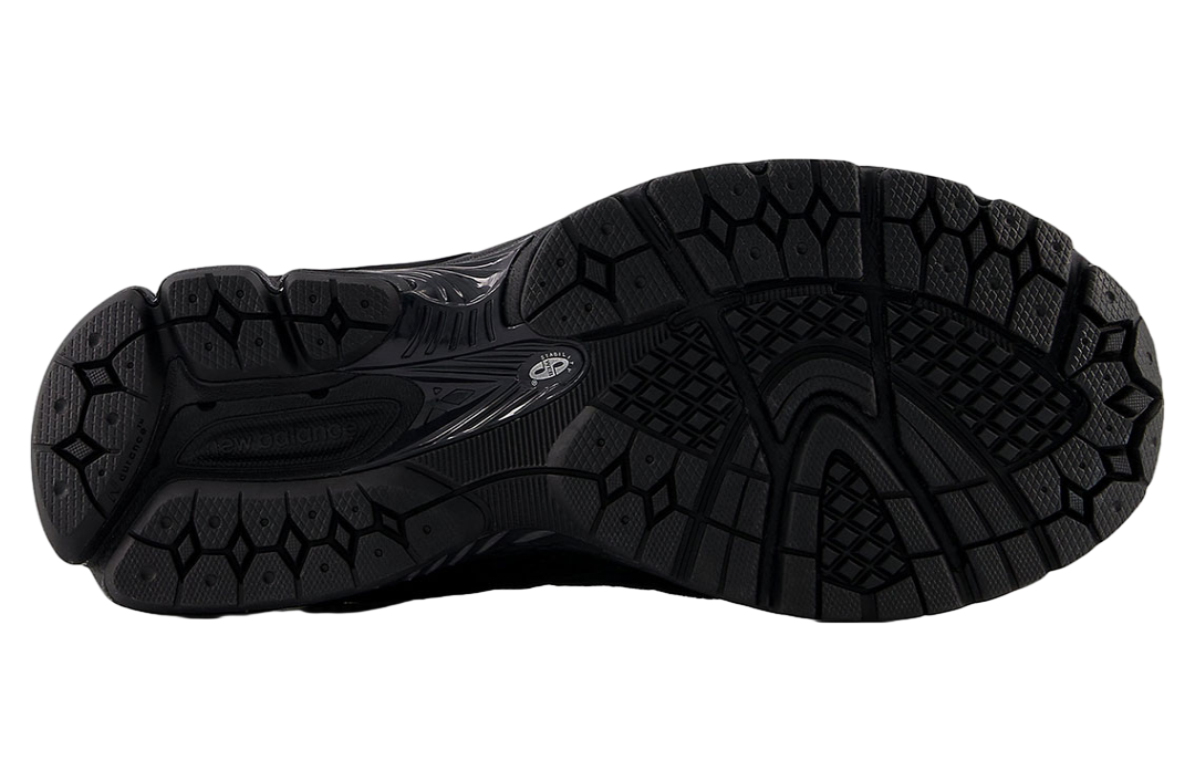 New Balance 2002r Protection Pack Black