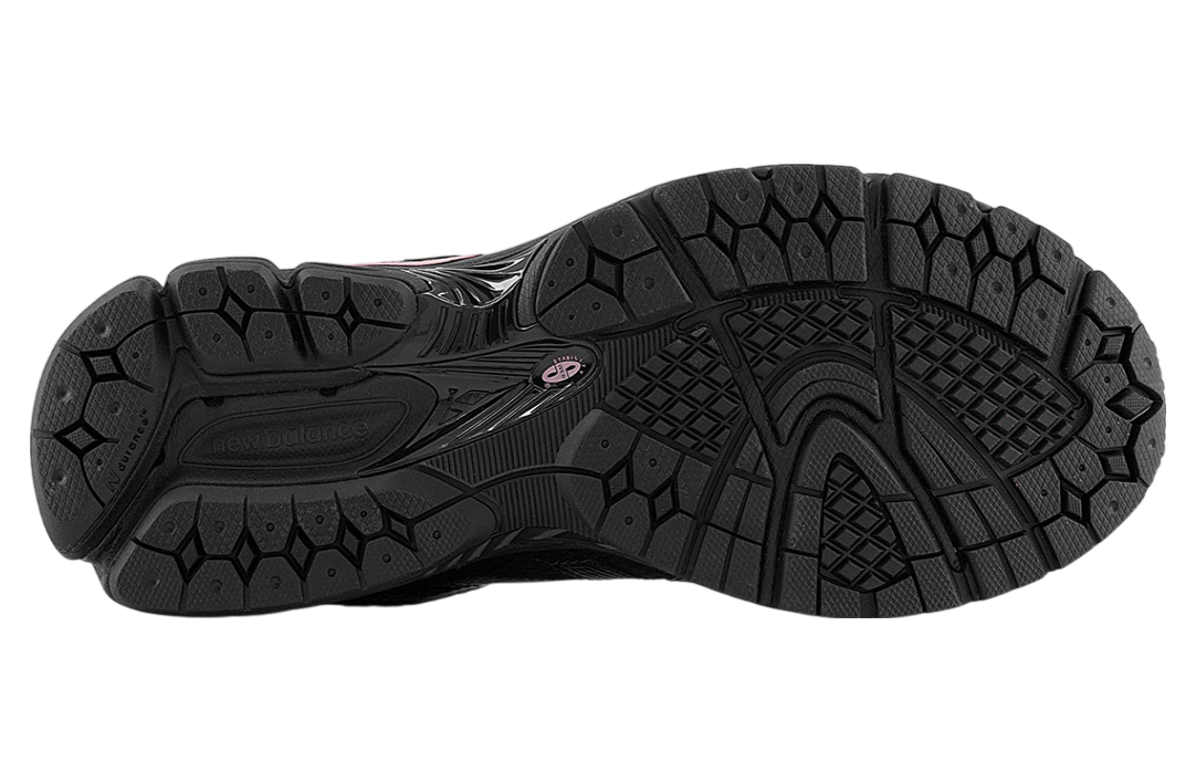 New Balance 860v2 Black / Pink