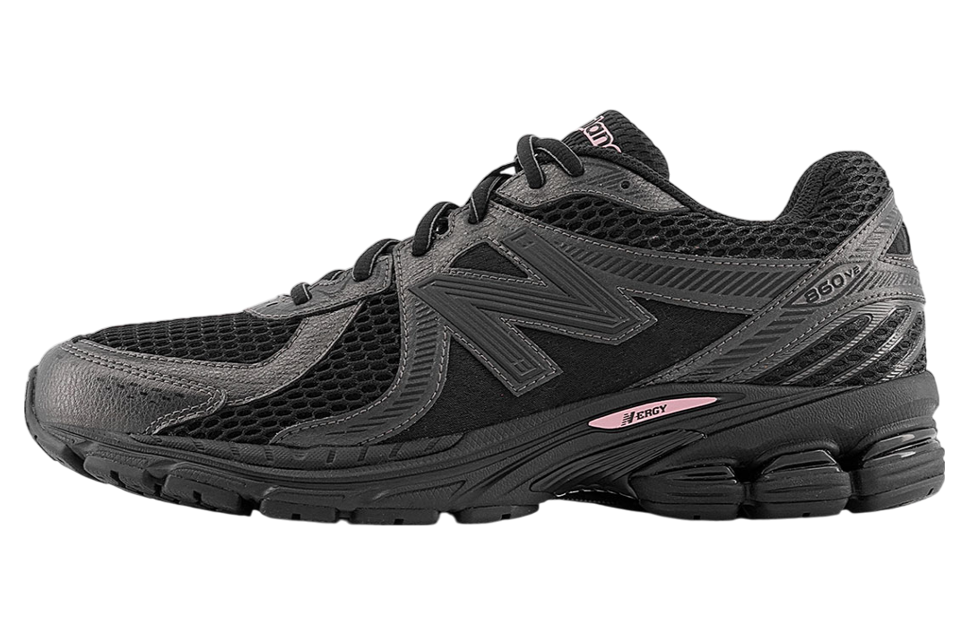 New Balance 860v2 Black / Pink