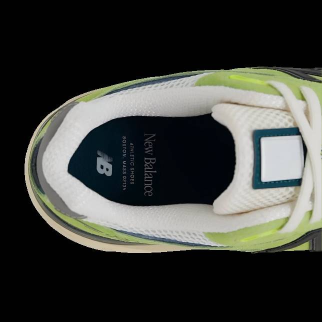 New Balance 990v4 Hi-Lite