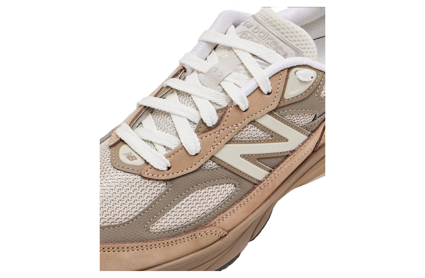 New Balance 990v6 Driftwood / Olive