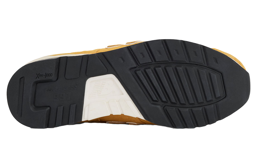 New Balance 997 Dried Apricot / Calcium