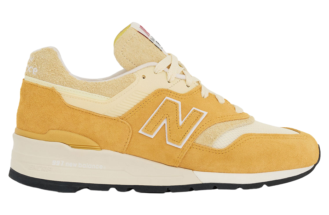 New Balance 997 Dried Apricot / Calcium
