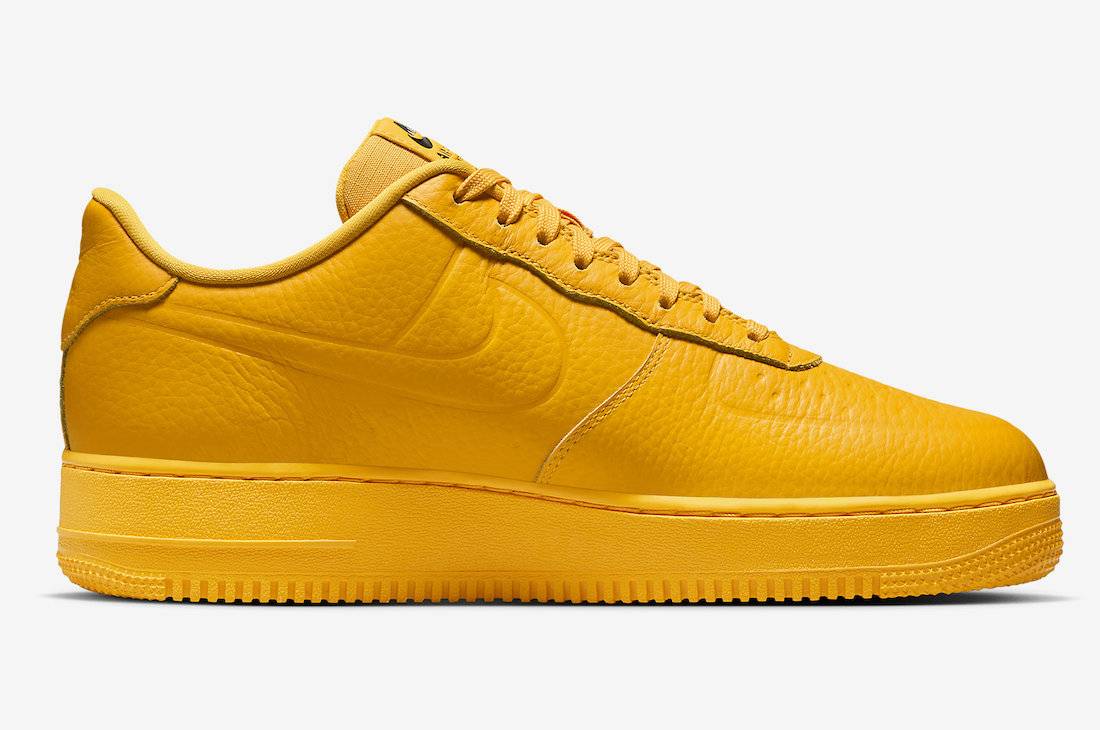 Nike Air Force 1 Low Waterproof University Gold