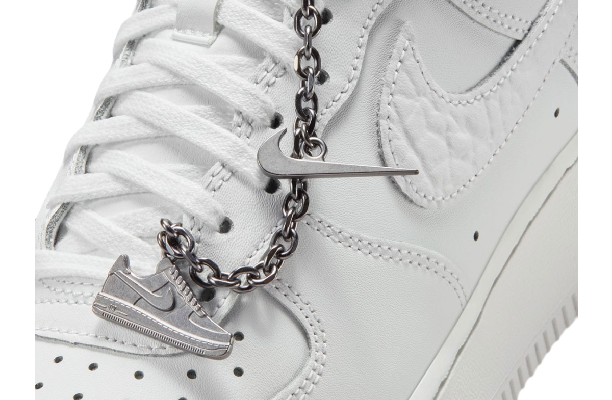 Nike Air Force 1 Low WMNS Summit White / Metallic Silver