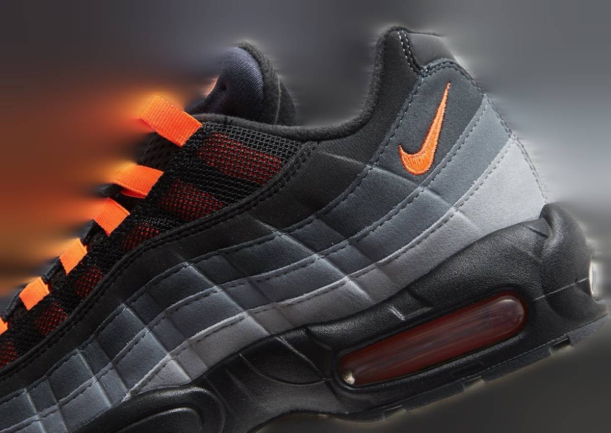 Nike Air Max 95 Black / Hyper Crimson