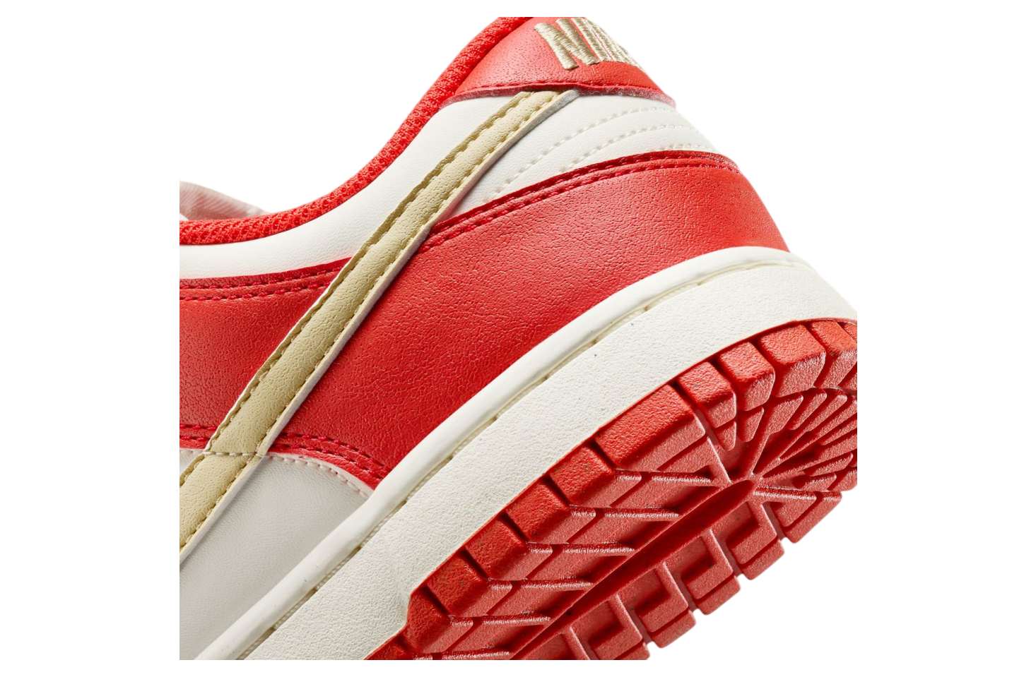 Nike Dunk Low Next Nature White / Light Crimson